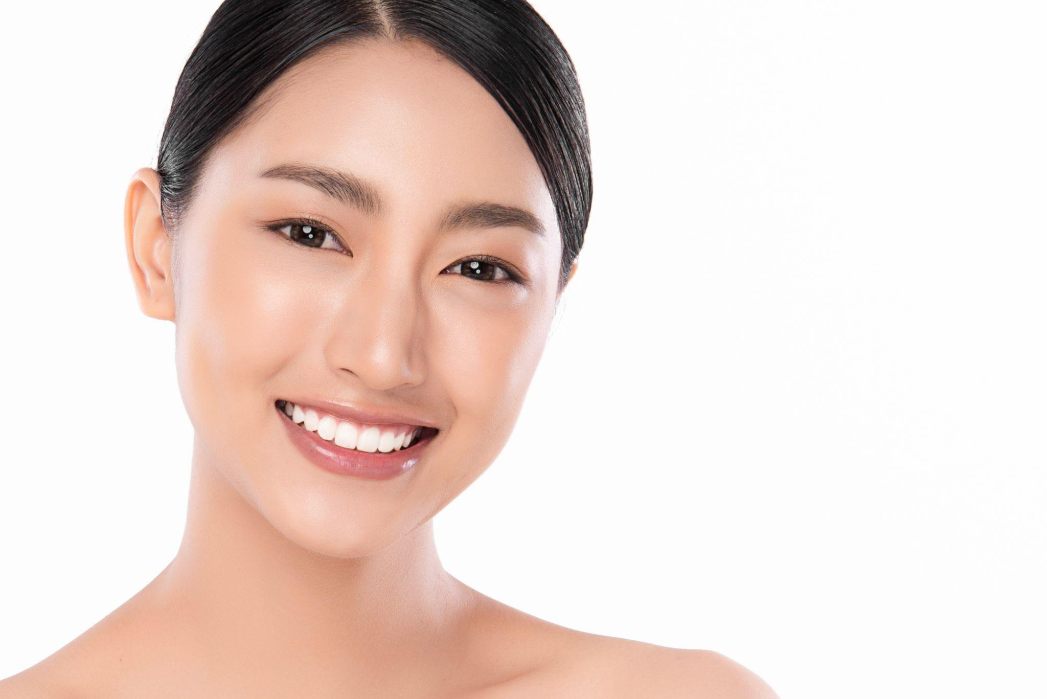 大人になっても矯正歯科は間に合う？メリット・デメリットや費用相場