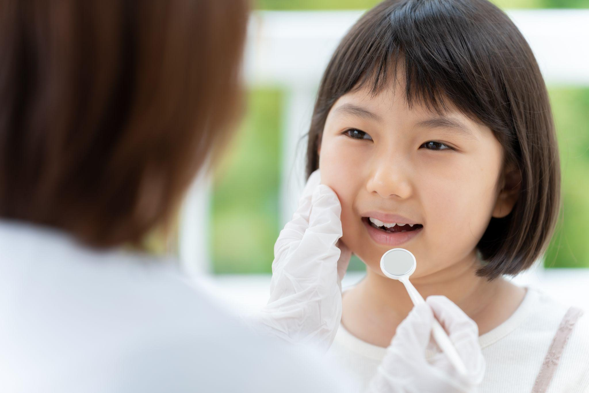 出っ歯は子供のうちに治す！原因や放置のリスク・保険適用についても紹介