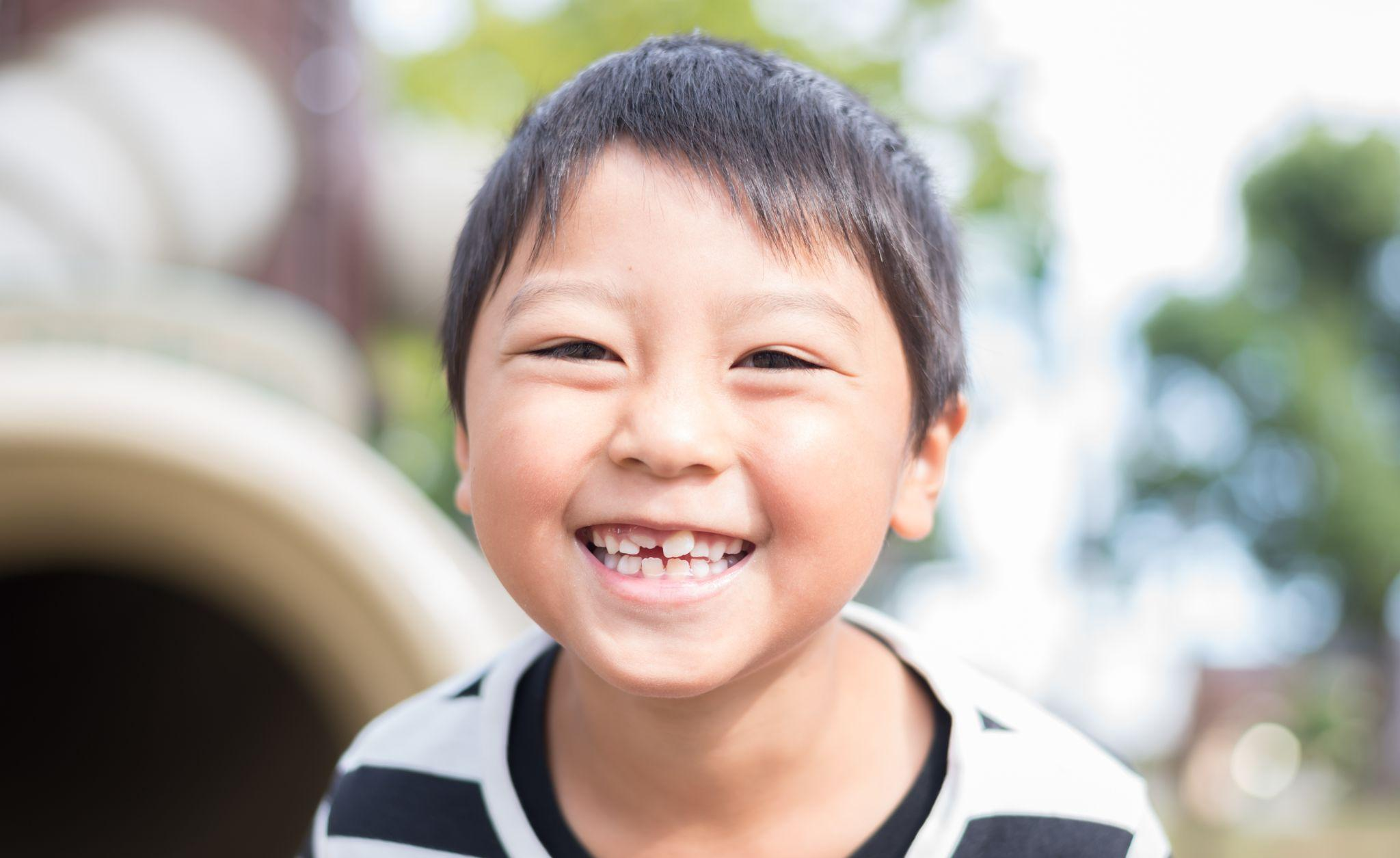 子供の歯並びに顎が小さいことは影響する？リスクや治療方法を紹介