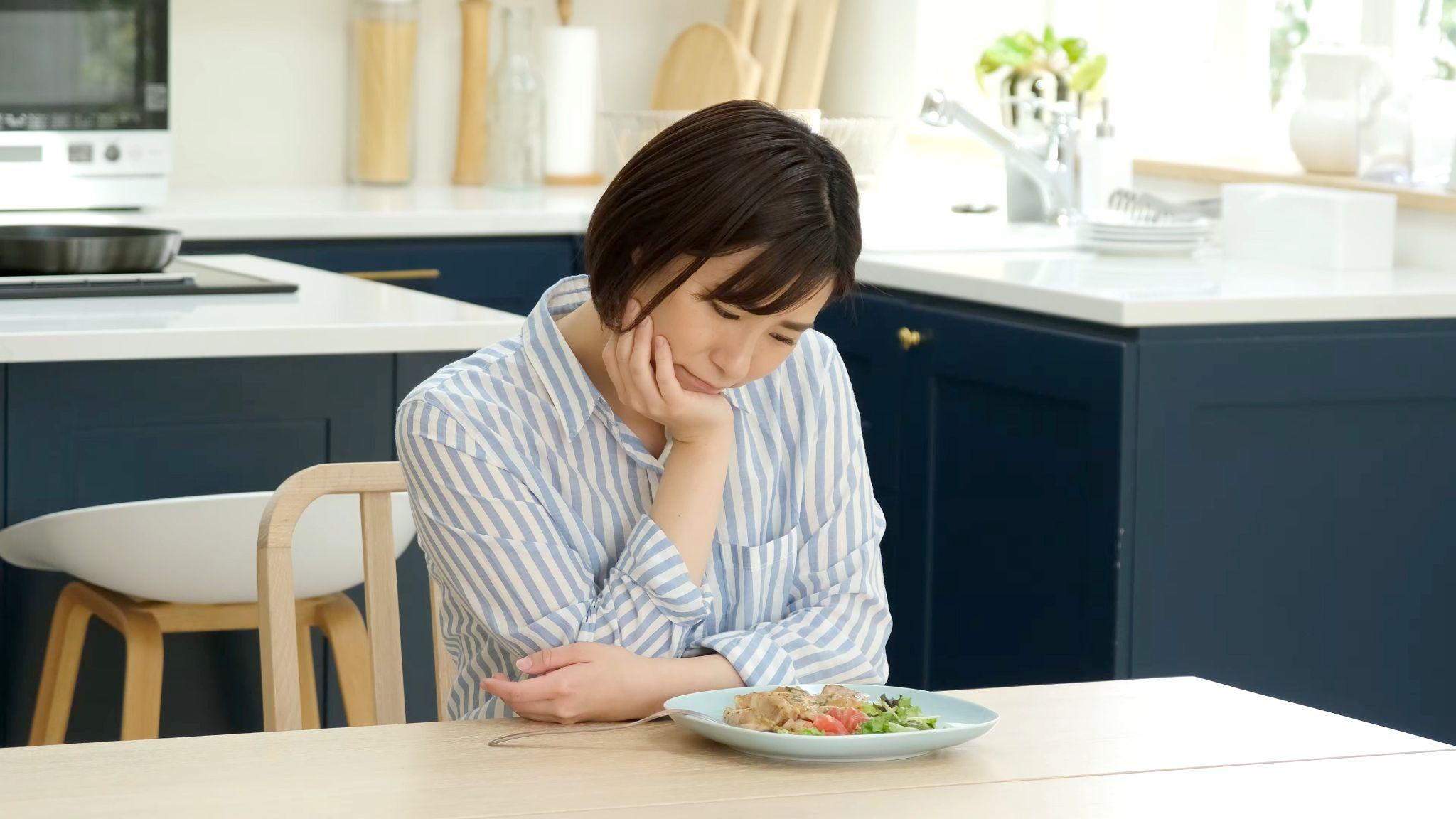 歯列矯正で食事が噛めないのはいつまで？原因や注意点、対処法を紹介