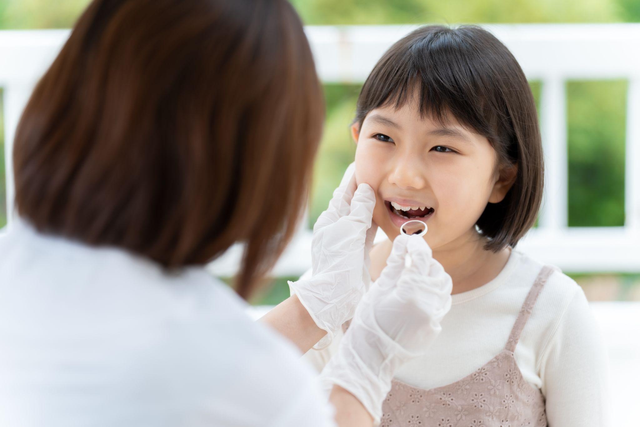 小児矯正はいつから始める？年齢ごとの目安と「うちの子の始めどき」の考え方