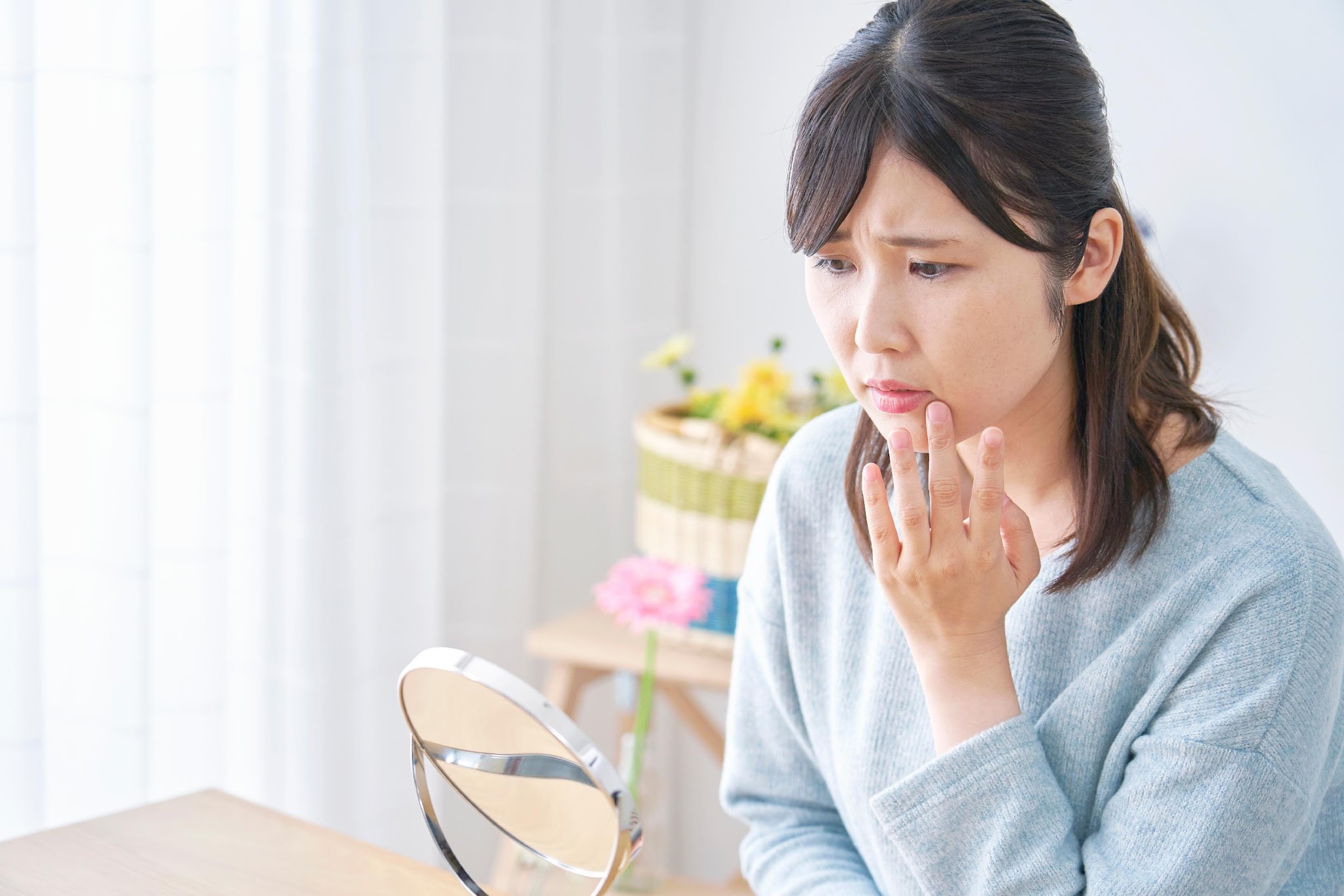 歯茎ごと前に出てる口元の原因は「歯の傾き」と「骨格のずれ」に分かれる